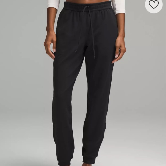 lululemon athletica Pants - Lululemon Classic-Fit Mid-Rise Jogger Size XS Black Cozy Pockets